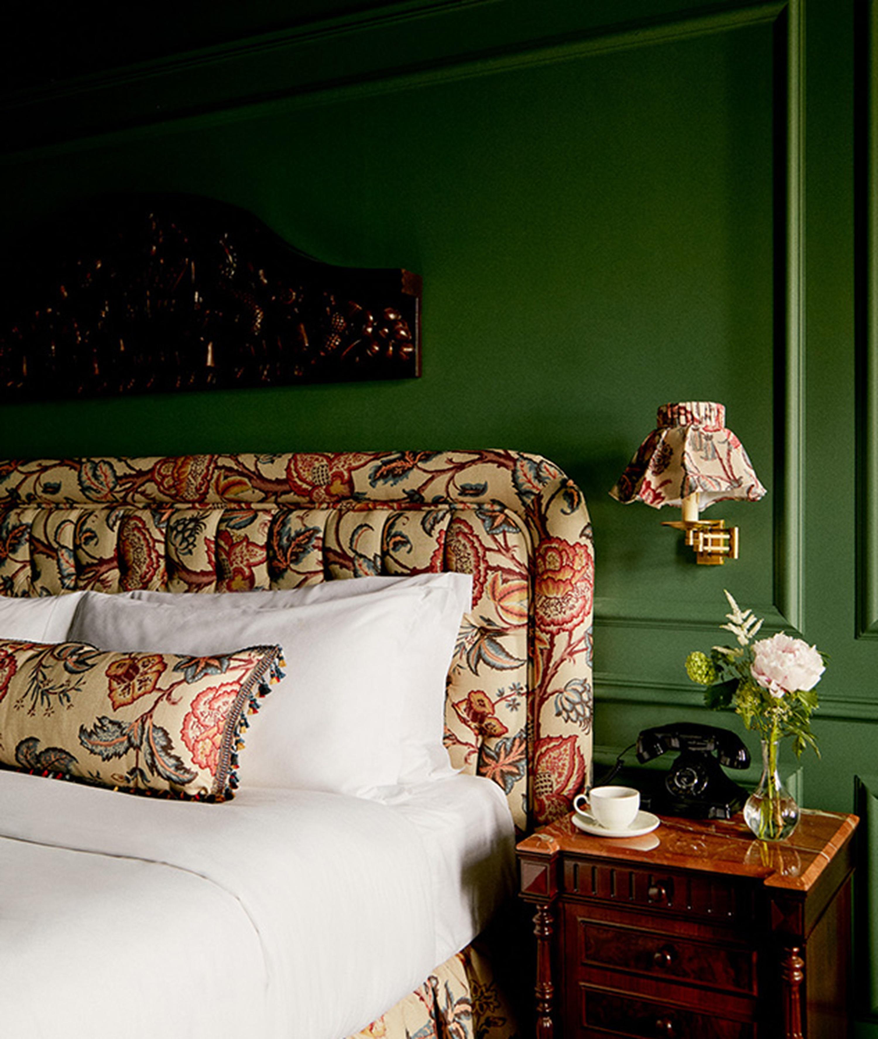 Slieve Donard Hotel Newcastle  Exterior photo A bedroom at the Hotel de Ville